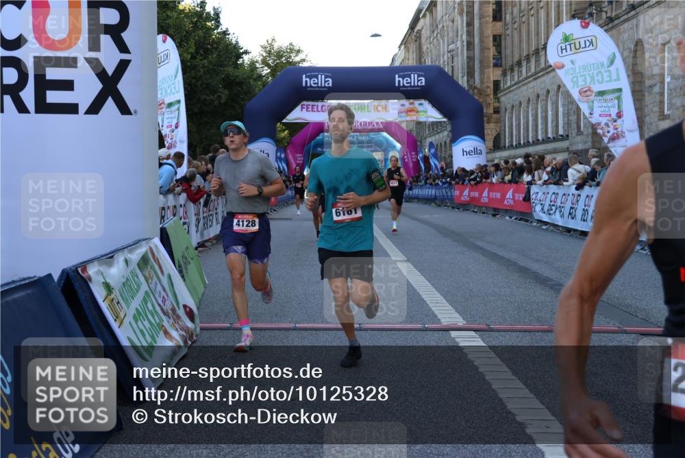 06.09.2026 - CURREX Alsterlauf Strokosch-Dieckow http://msf.ph/oto/10125328 06.09.2026 09:44:56 Ziel 2452, 2610, 3802, 3803, 4011, 4128, 5286, 5837, 6243 meine-sportfotos.de