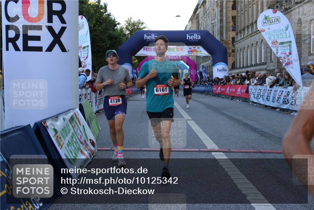 06.09.2026 - CURREX Alsterlauf Strokosch-Dieckow http://msf.ph/oto/10125342 06.09.2026 09:44:56 Ziel 2452, 2610, 3802, 3803, 4011, 4128, 5286, 5837, 6243 meine-sportfotos.de