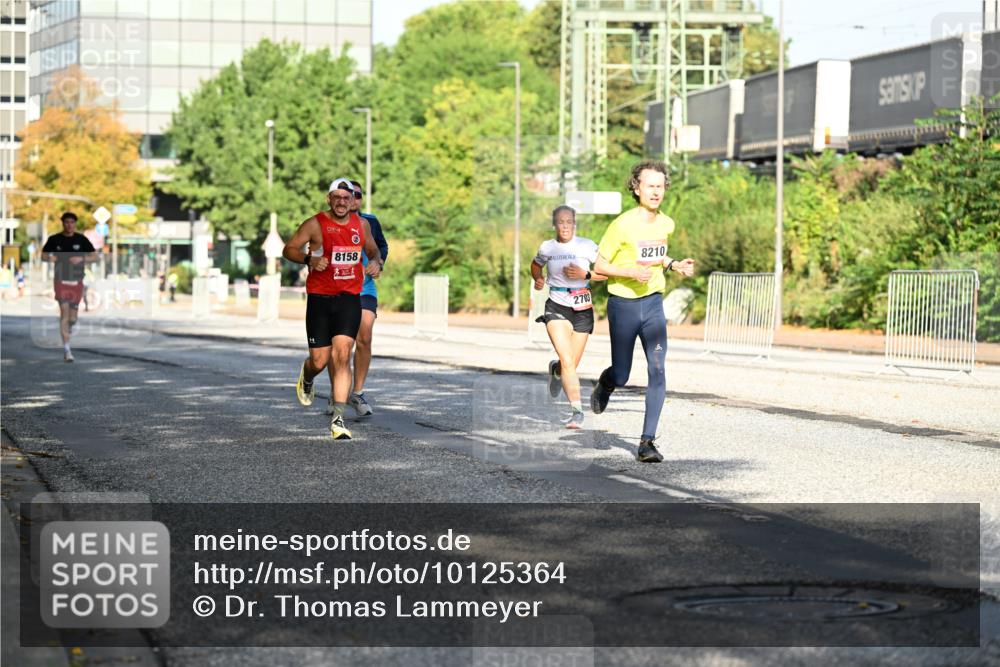 06.09.2026 - CURREX Alsterlauf Dr. Thomas Lammeyer http://msf.ph/oto/10125364 06.09.2026 09:43:12 Laufen 8158, 8210, 2703 meine-sportfotos.de