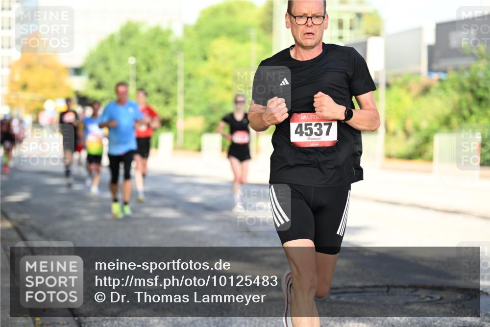 06.09.2026 - CURREX Alsterlauf Dr. Thomas Lammeyer http://msf.ph/oto/10125483 06.09.2026 09:43:28 Laufen 4537 meine-sportfotos.de