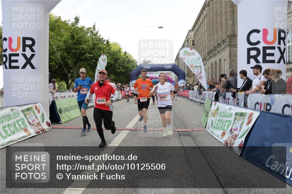 06.09.2026 - CURREX Alsterlauf Yannick Fuchs http://msf.ph/oto/10125506 06.09.2026 10:04:00 Ziel 2042, 2091, 2657, 2989, 3378, 3384, 3651, 3745, 3752, 3766, 4004, 4672, 4968, 4972, 4979, 5061, 5284, 5468, 6247, 8044, 8079 meine-sportfotos.de