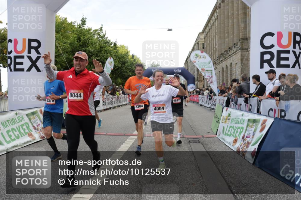 06.09.2026 - CURREX Alsterlauf Yannick Fuchs http://msf.ph/oto/10125537 06.09.2026 10:04:01 Ziel 2042, 2091, 2164, 2657, 2989, 3100, 3239, 3378, 3384, 3562, 3651, 3745, 3752, 3766, 4004, 4672, 4968, 4972, 4979, 5061, 5284, 5401, 5468, 6056, 8044, 8079 meine-sportfotos.de