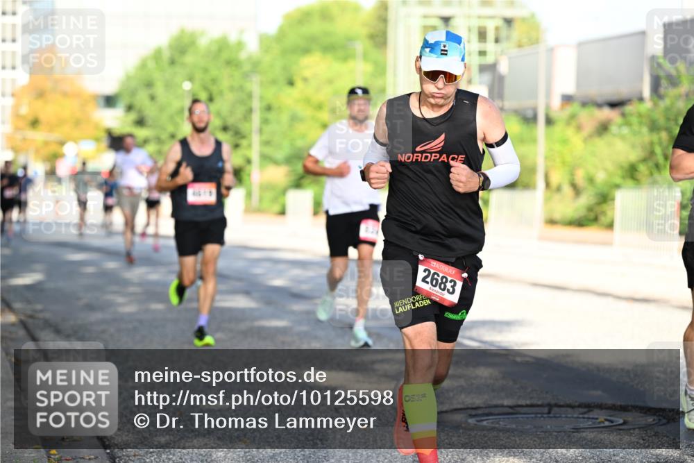 06.09.2026 - CURREX Alsterlauf Dr. Thomas Lammeyer http://msf.ph/oto/10125598 06.09.2026 09:43:40 Laufen 11, 2683, 1 meine-sportfotos.de