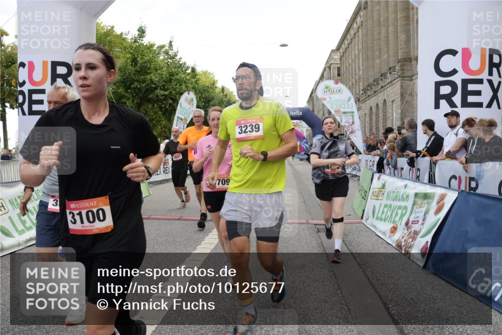 06.09.2026 - CURREX Alsterlauf Yannick Fuchs http://msf.ph/oto/10125677 06.09.2026 10:04:08 Ziel 2091, 2164, 2346, 2657, 2677, 3100, 3239, 3384, 3562, 3697, 3745, 3747, 3752, 4495, 4634, 4672, 4943, 5004, 5061, 5157, 5401, 5709, 6056, 8225 meine-sportfotos.de