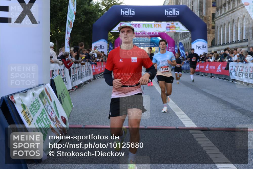 06.09.2026 - CURREX Alsterlauf Strokosch-Dieckow http://msf.ph/oto/10125680 06.09.2026 09:45:34 Ziel 2101, 2111, 2170, 2406, 2615, 2673, 3146, 3149, 3259, 3615, 4141, 4581, 5699, 5805, 5988, 6013, 6450, 8192 meine-sportfotos.de