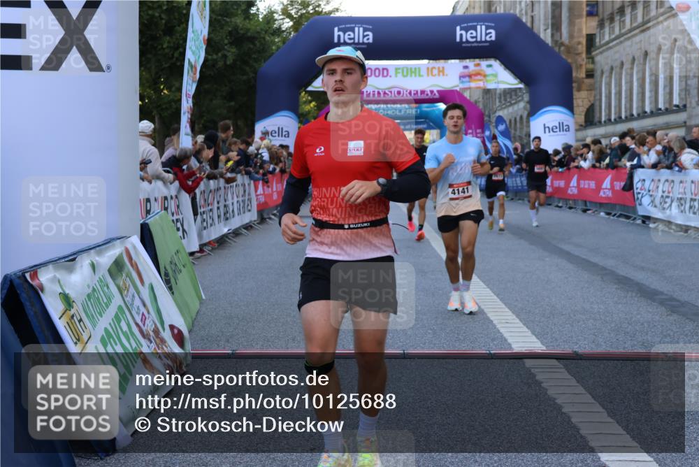 06.09.2026 - CURREX Alsterlauf Strokosch-Dieckow http://msf.ph/oto/10125688 06.09.2026 09:45:34 Ziel 2101, 2111, 2170, 2406, 2615, 2673, 3146, 3149, 3259, 3615, 4141, 4581, 5699, 5805, 5988, 6013, 6450, 8192 meine-sportfotos.de