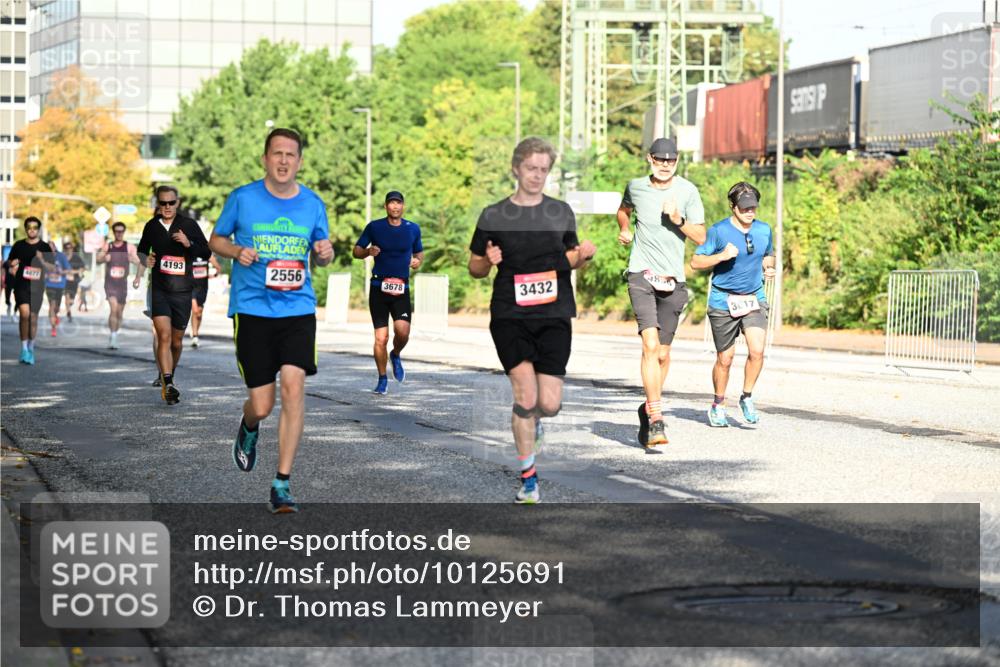 06.09.2026 - CURREX Alsterlauf Dr. Thomas Lammeyer http://msf.ph/oto/10125691 06.09.2026 09:43:49 Laufen 4193, 2556, 3678, 3432, 4677, 485, 3617 meine-sportfotos.de