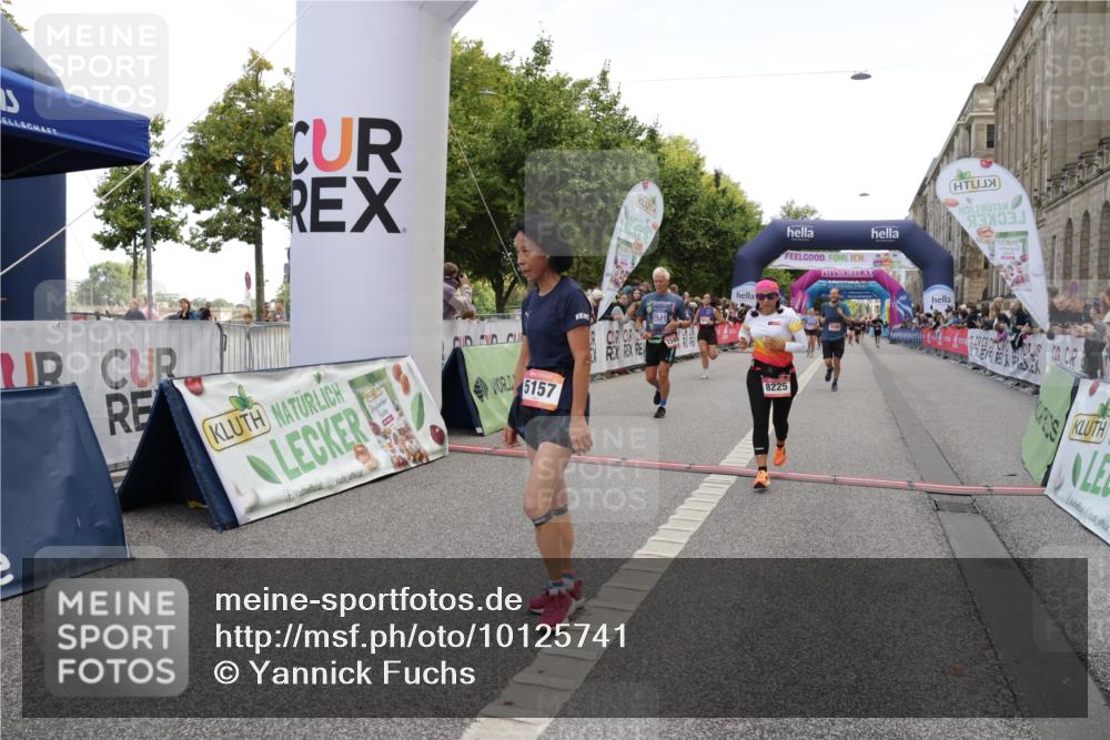06.09.2026 - CURREX Alsterlauf Yannick Fuchs http://msf.ph/oto/10125741 06.09.2026 10:04:11 Ziel 2091, 2164, 2346, 2677, 2830, 3100, 3239, 3562, 3697, 3747, 4288, 4495, 4634, 4943, 5004, 5061, 5157, 5401, 5674, 5709, 6056, 8225 meine-sportfotos.de