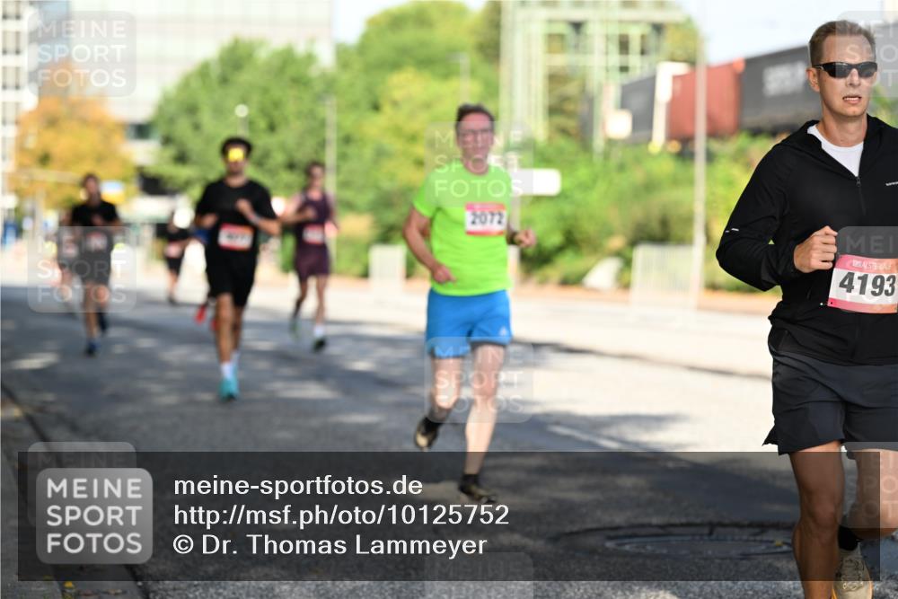 06.09.2026 - CURREX Alsterlauf Dr. Thomas Lammeyer http://msf.ph/oto/10125752 06.09.2026 09:43:54 Laufen 2072, 4193 meine-sportfotos.de