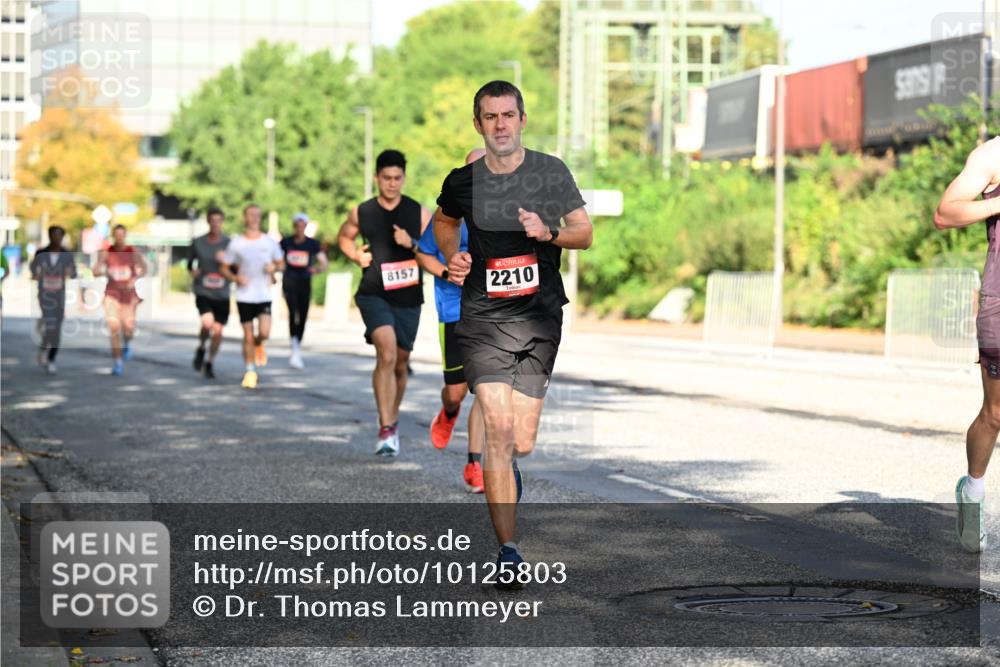 06.09.2026 - CURREX Alsterlauf Dr. Thomas Lammeyer http://msf.ph/oto/10125803 06.09.2026 09:44:00 Laufen 8157, 2210 meine-sportfotos.de