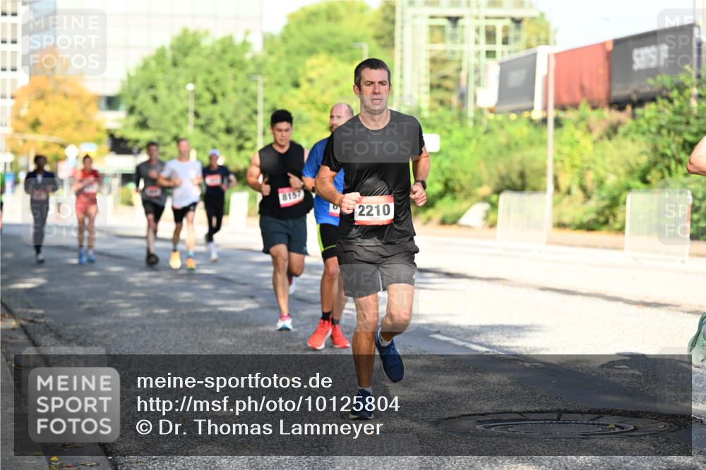 06.09.2026 - CURREX Alsterlauf Dr. Thomas Lammeyer http://msf.ph/oto/10125804 06.09.2026 09:44:00 Laufen 8157, 2210 meine-sportfotos.de
