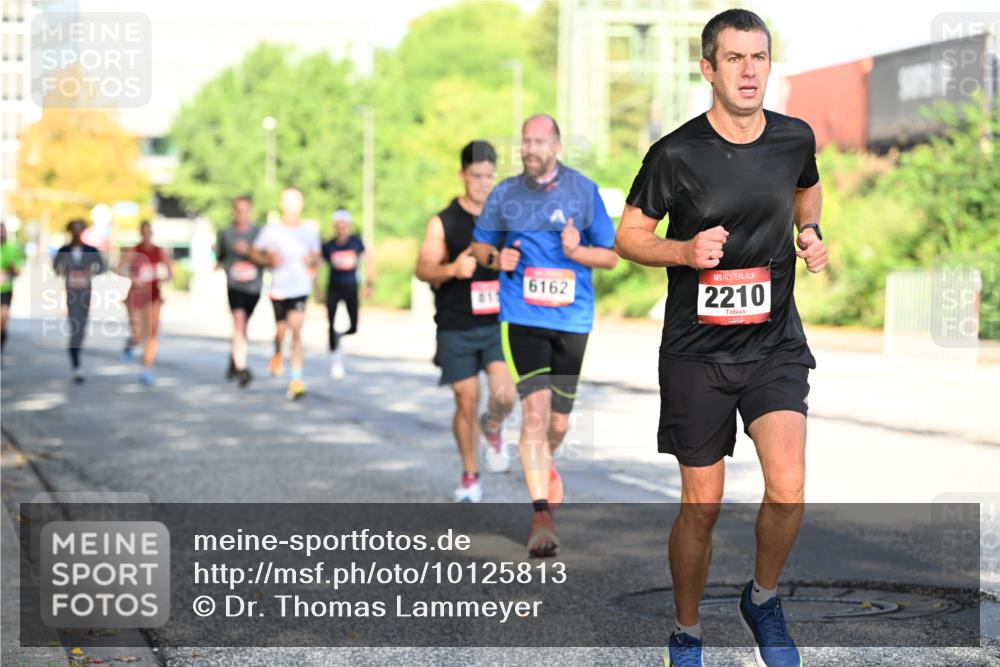 06.09.2026 - CURREX Alsterlauf Dr. Thomas Lammeyer http://msf.ph/oto/10125813 06.09.2026 09:44:01 Laufen 6162, 2210 meine-sportfotos.de
