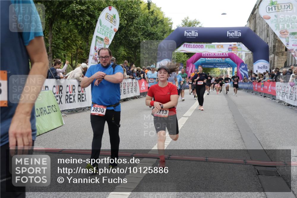06.09.2026 - CURREX Alsterlauf Yannick Fuchs http://msf.ph/oto/10125886 06.09.2026 10:04:16 Ziel 2346, 2830, 3747, 3959, 3962, 4119, 4131, 4288, 5157, 5674, 5713, 8225 meine-sportfotos.de