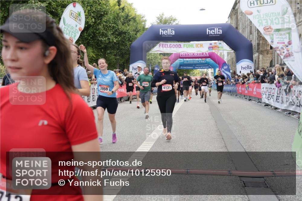 06.09.2026 - CURREX Alsterlauf Yannick Fuchs http://msf.ph/oto/10125950 06.09.2026 10:04:19 Ziel 2346, 2830, 3711, 3959, 3962, 4119, 4131, 4288, 4812, 5046, 5674, 5713, 6193, 8225 meine-sportfotos.de