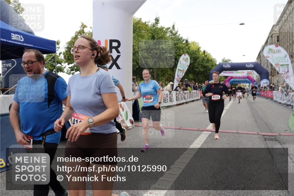 06.09.2026 - CURREX Alsterlauf Yannick Fuchs http://msf.ph/oto/10125990 06.09.2026 10:04:20 Ziel 2025, 2346, 2830, 3711, 3959, 3962, 4119, 4131, 4288, 4812, 5046, 5674, 5713, 6193 meine-sportfotos.de