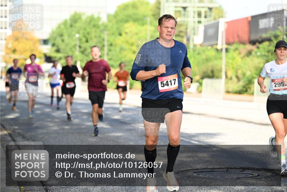 06.09.2026 - CURREX Alsterlauf Dr. Thomas Lammeyer http://msf.ph/oto/10126057 06.09.2026 09:44:26 Laufen 5417, 2955 meine-sportfotos.de