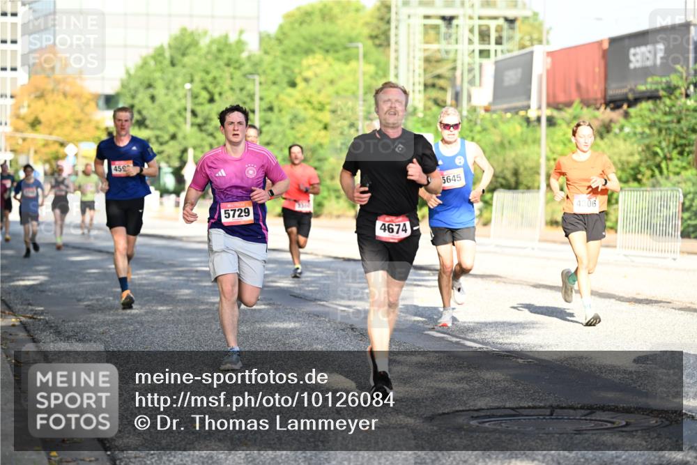 06.09.2026 - CURREX Alsterlauf Dr. Thomas Lammeyer http://msf.ph/oto/10126084 06.09.2026 09:44:30 Laufen 459, 5729, 4674, 5645, 4306 meine-sportfotos.de