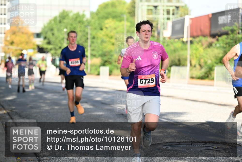 06.09.2026 - CURREX Alsterlauf Dr. Thomas Lammeyer http://msf.ph/oto/10126101 06.09.2026 09:44:31 Laufen 4598, 5729 meine-sportfotos.de
