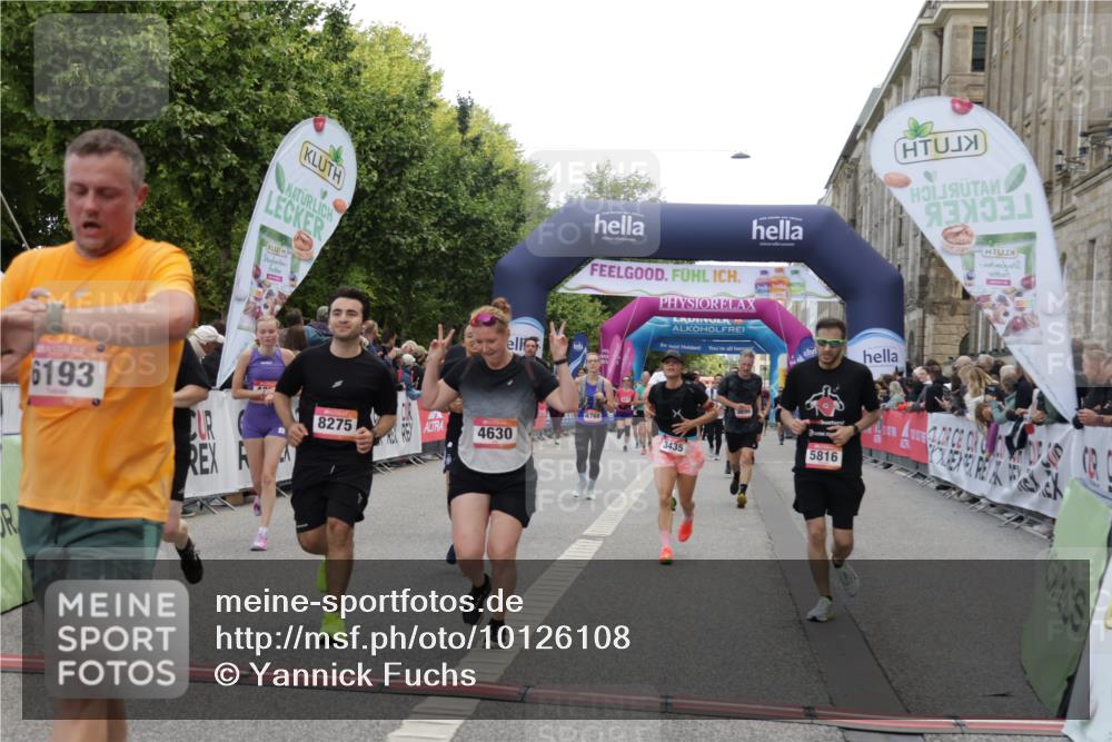 06.09.2026 - CURREX Alsterlauf Yannick Fuchs http://msf.ph/oto/10126108 06.09.2026 10:04:25 Ziel 2025, 2303, 2437, 2581, 3435, 3696, 3711, 3959, 3962, 4119, 4131, 4376, 4630, 4768, 4812, 5046, 5718, 5816, 6193 meine-sportfotos.de