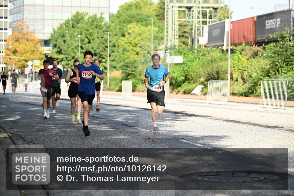 06.09.2026 - CURREX Alsterlauf Dr. Thomas Lammeyer http://msf.ph/oto/10126142 06.09.2026 09:44:35 Laufen 5407, 4792, 4441 meine-sportfotos.de
