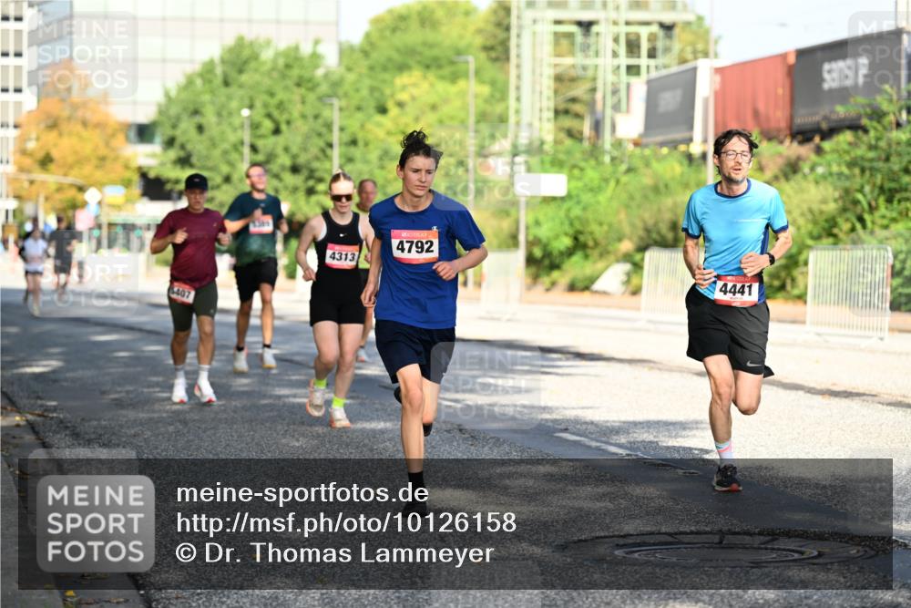 06.09.2026 - CURREX Alsterlauf Dr. Thomas Lammeyer http://msf.ph/oto/10126158 06.09.2026 09:44:37 Laufen 407, 4313, 4792, 4441 meine-sportfotos.de