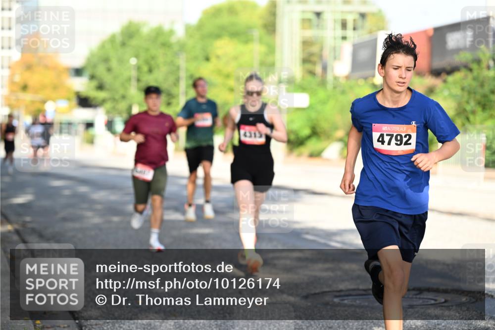 06.09.2026 - CURREX Alsterlauf Dr. Thomas Lammeyer http://msf.ph/oto/10126174 06.09.2026 09:44:38 Laufen 4792 meine-sportfotos.de