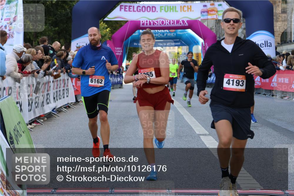 06.09.2026 - CURREX Alsterlauf Strokosch-Dieckow http://msf.ph/oto/10126176 06.09.2026 09:46:53 Ziel 3432, 3678, 4311, 4716, 4890, 5198, 5731, 6162, 6255, 8092, 8249 meine-sportfotos.de