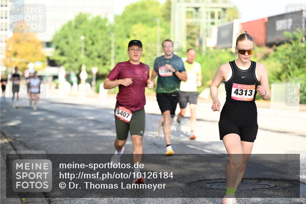 06.09.2026 - CURREX Alsterlauf Dr. Thomas Lammeyer http://msf.ph/oto/10126184 06.09.2026 09:44:40 Laufen 5407, 4313 meine-sportfotos.de