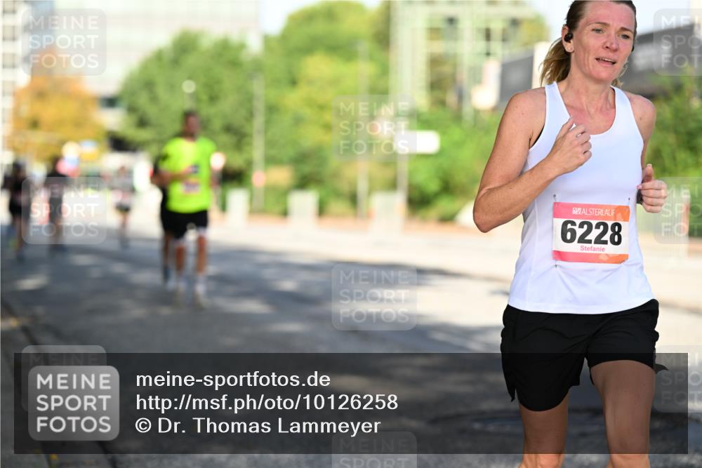 06.09.2026 - CURREX Alsterlauf Dr. Thomas Lammeyer http://msf.ph/oto/10126258 06.09.2026 09:44:53 Laufen 6228 meine-sportfotos.de