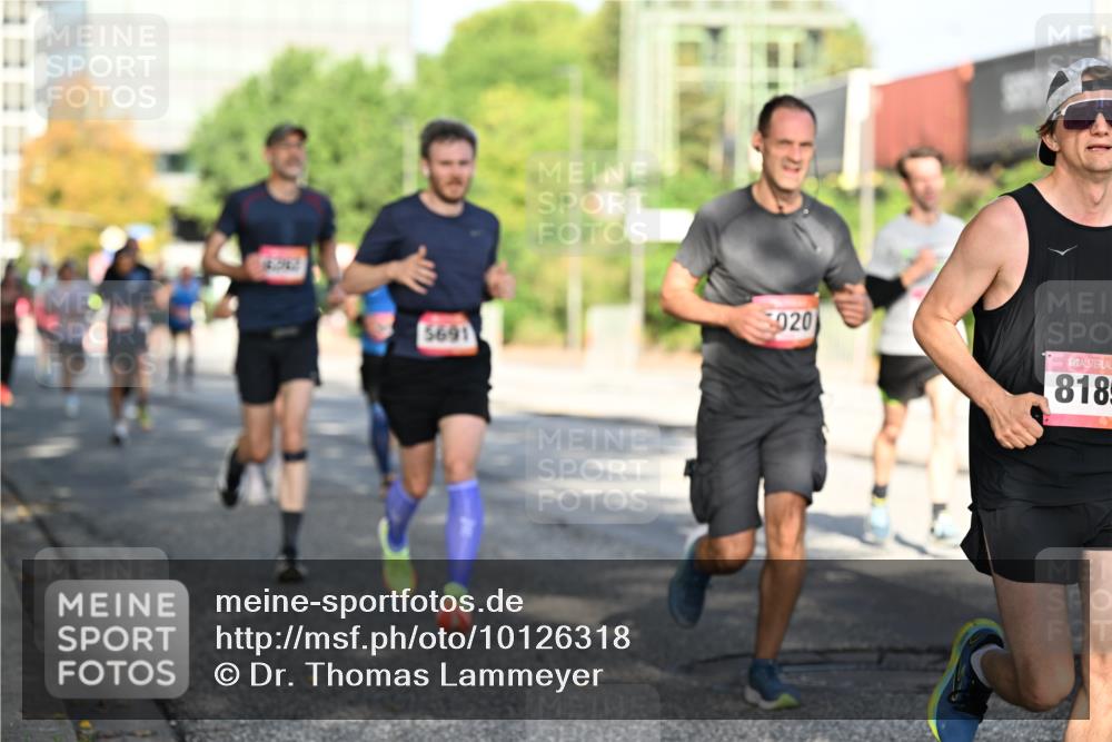 06.09.2026 - CURREX Alsterlauf Dr. Thomas Lammeyer http://msf.ph/oto/10126318 06.09.2026 09:45:01 Laufen 5691, 020, 818 meine-sportfotos.de