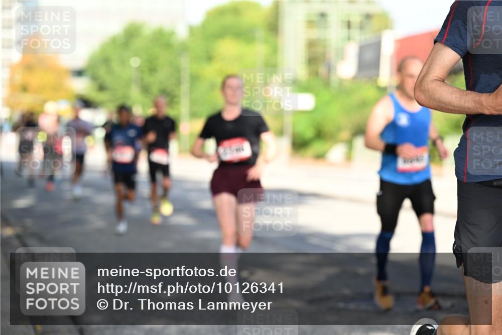 06.09.2026 - CURREX Alsterlauf Dr. Thomas Lammeyer http://msf.ph/oto/10126341 06.09.2026 09:45:04 Laufen  meine-sportfotos.de
