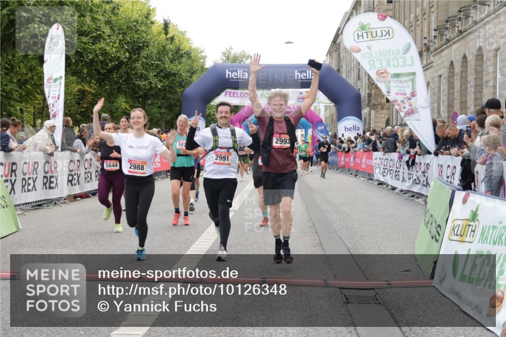 06.09.2026 - CURREX Alsterlauf Yannick Fuchs http://msf.ph/oto/10126348 06.09.2026 10:04:33 Ziel 2303, 2437, 2581, 2988, 2991, 2993, 3435, 3696, 3807, 4052, 4179, 4376, 4431, 4630, 4768, 5071, 5644, 5718, 5816, 6063 meine-sportfotos.de