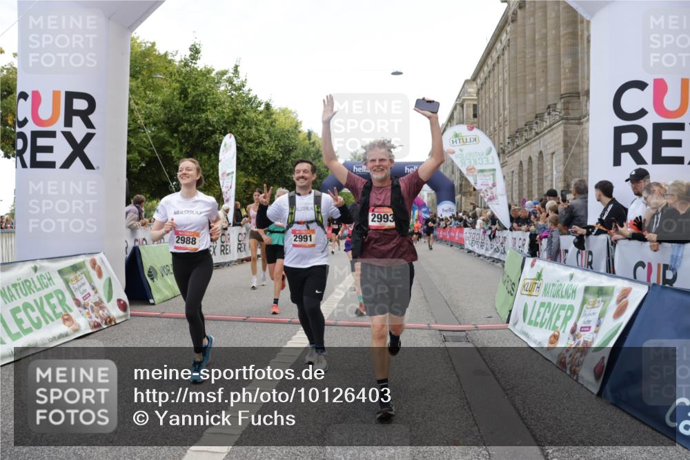 06.09.2026 - CURREX Alsterlauf Yannick Fuchs http://msf.ph/oto/10126403 06.09.2026 10:04:35 Ziel 2303, 2581, 2988, 2991, 2993, 3435, 3696, 3807, 4052, 4179, 4431, 4744, 4768, 5071, 5644, 5718, 5767, 6063 meine-sportfotos.de