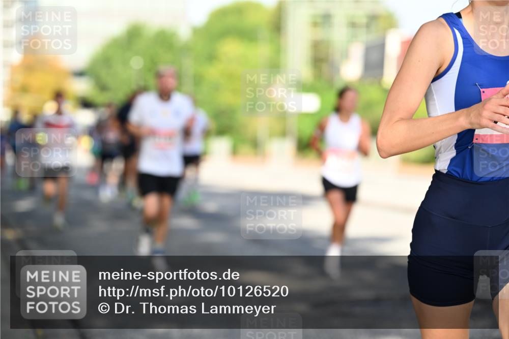 06.09.2026 - CURREX Alsterlauf Dr. Thomas Lammeyer http://msf.ph/oto/10126520 06.09.2026 09:45:28 Laufen  meine-sportfotos.de