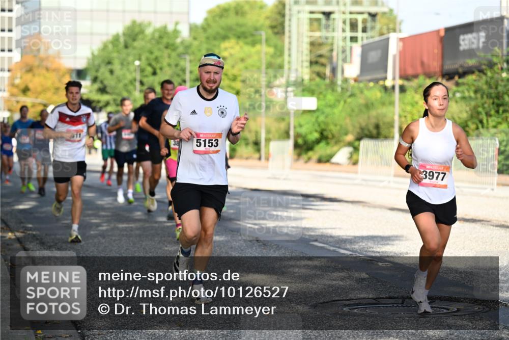 06.09.2026 - CURREX Alsterlauf Dr. Thomas Lammeyer http://msf.ph/oto/10126527 06.09.2026 09:45:28 Laufen 5153, 3977 meine-sportfotos.de