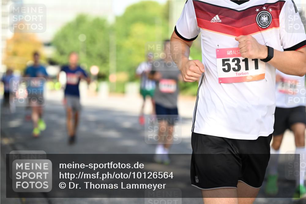 06.09.2026 - CURREX Alsterlauf Dr. Thomas Lammeyer http://msf.ph/oto/10126564 06.09.2026 09:45:32 Laufen 5311 meine-sportfotos.de
