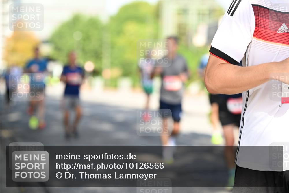 06.09.2026 - CURREX Alsterlauf Dr. Thomas Lammeyer http://msf.ph/oto/10126566 06.09.2026 09:45:33 Laufen  meine-sportfotos.de
