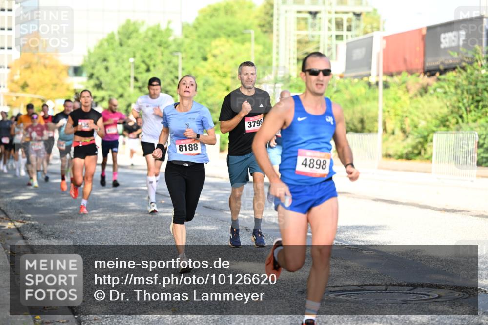 06.09.2026 - CURREX Alsterlauf Dr. Thomas Lammeyer http://msf.ph/oto/10126620 06.09.2026 09:45:38 Laufen 635, 8188, 3798, 4898 meine-sportfotos.de