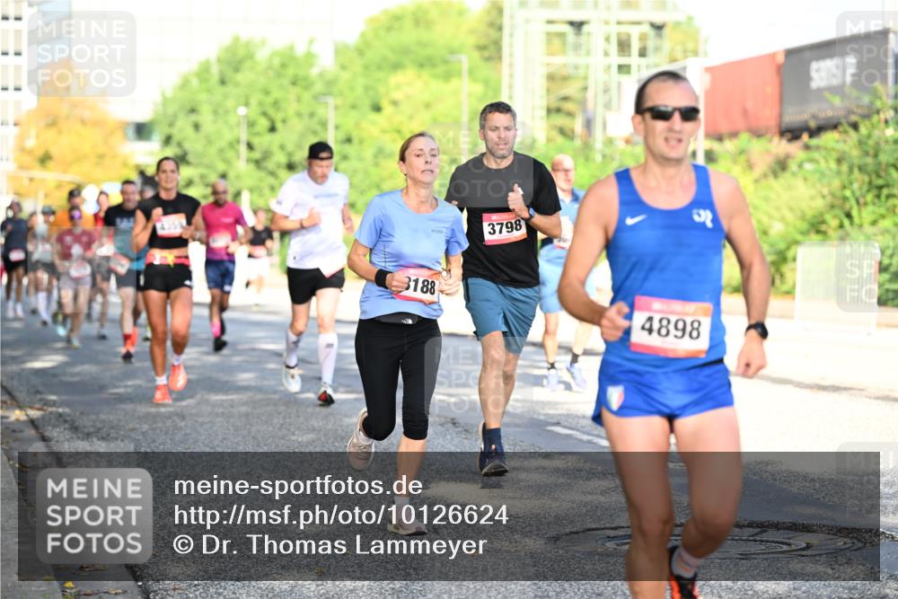 06.09.2026 - CURREX Alsterlauf Dr. Thomas Lammeyer http://msf.ph/oto/10126624 06.09.2026 09:45:39 Laufen 3188, 3798, 4898 meine-sportfotos.de