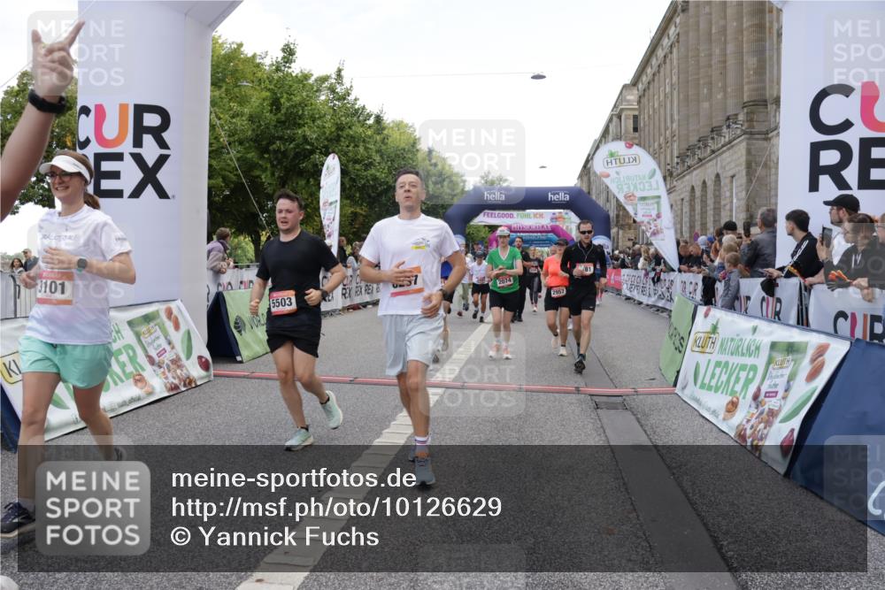 06.09.2026 - CURREX Alsterlauf Yannick Fuchs http://msf.ph/oto/10126629 06.09.2026 10:04:42 Ziel 2074, 2121, 2203, 2357, 2583, 2658, 2957, 3004, 3005, 3101, 3451, 3807, 4052, 4181, 4413, 4415, 4431, 4516, 4744, 4874, 5071, 5275, 5503, 5504, 5566, 5576, 5644, 5767, 6063, 8237 meine-sportfotos.de