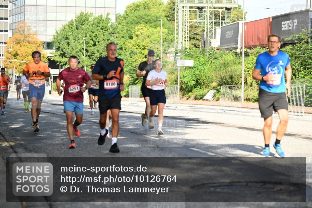 06.09.2026 - CURREX Alsterlauf Dr. Thomas Lammeyer http://msf.ph/oto/10126764 06.09.2026 09:45:55 Laufen 5400, 2655, 3880, 5251, 2088, 8106 meine-sportfotos.de
