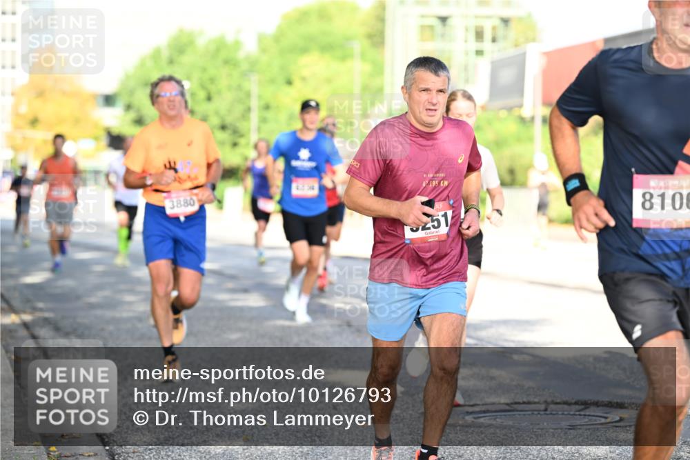 06.09.2026 - CURREX Alsterlauf Dr. Thomas Lammeyer http://msf.ph/oto/10126793 06.09.2026 09:45:58 Laufen 3880, 42, 195, 8106, 251 meine-sportfotos.de