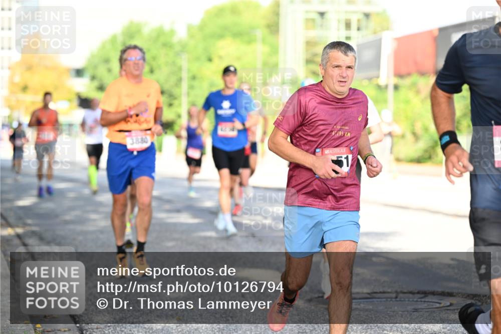 06.09.2026 - CURREX Alsterlauf Dr. Thomas Lammeyer http://msf.ph/oto/10126794 06.09.2026 09:45:58 Laufen 3880, 4, 195, 51 meine-sportfotos.de