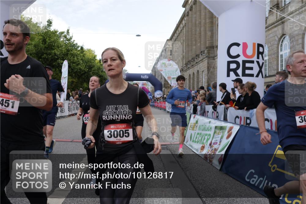 06.09.2026 - CURREX Alsterlauf Yannick Fuchs http://msf.ph/oto/10126817 06.09.2026 10:04:47 Ziel 2074, 2121, 2133, 2203, 2278, 2357, 2583, 2658, 2776, 2957, 3004, 3005, 3101, 3109, 3451, 4181, 4413, 4415, 4516, 4704, 4874, 5275, 5503, 5504, 5566, 5568, 5576, 5767, 8237 meine-sportfotos.de