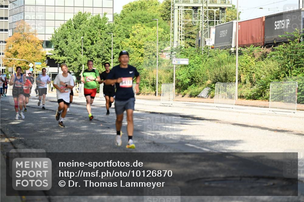 06.09.2026 - CURREX Alsterlauf Dr. Thomas Lammeyer http://msf.ph/oto/10126870 06.09.2026 09:46:06 Laufen 5667, 6415, 5410, 287 meine-sportfotos.de