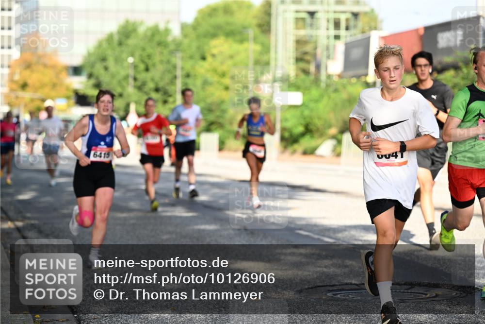 06.09.2026 - CURREX Alsterlauf Dr. Thomas Lammeyer http://msf.ph/oto/10126906 06.09.2026 09:46:10 Laufen 6415, 041 meine-sportfotos.de