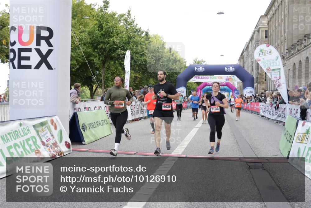 06.09.2026 - CURREX Alsterlauf Yannick Fuchs http://msf.ph/oto/10126910 06.09.2026 10:04:51 Ziel 2095, 2133, 2203, 2278, 2357, 2583, 2658, 2776, 3004, 3005, 3109, 3451, 3452, 4413, 4415, 4516, 4593, 4704, 4874, 4892, 5275, 5504, 5566, 5568, 5576, 6282, 8242 meine-sportfotos.de