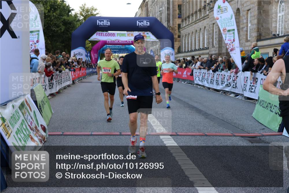 06.09.2026 - CURREX Alsterlauf Strokosch-Dieckow http://msf.ph/oto/10126995 06.09.2026 09:47:59 Ziel 2114, 2463, 2759, 4145, 4718, 4743, 5020, 5076, 5219, 5845, 5932, 6228 meine-sportfotos.de