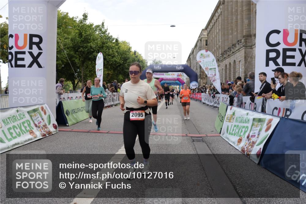 06.09.2026 - CURREX Alsterlauf Yannick Fuchs http://msf.ph/oto/10127016 06.09.2026 10:04:55 Ziel 2095, 2133, 2278, 2343, 2512, 2776, 3109, 3412, 3452, 3853, 3854, 3968, 4593, 4704, 4892, 5022, 5568, 6282, 8242 meine-sportfotos.de