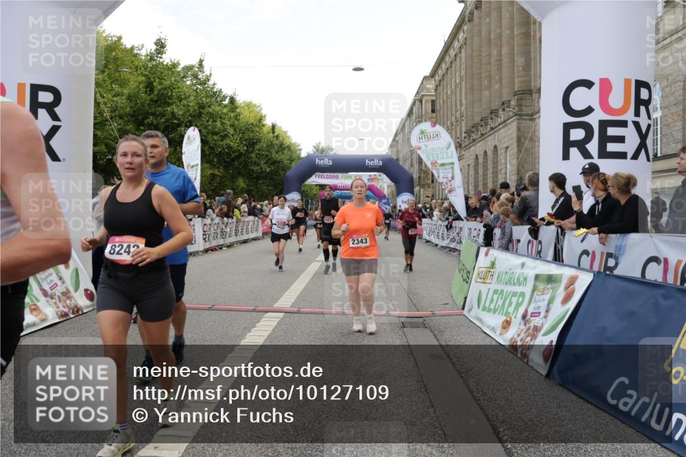 06.09.2026 - CURREX Alsterlauf Yannick Fuchs http://msf.ph/oto/10127109 06.09.2026 10:04:57 Ziel 2095, 2133, 2343, 2512, 2776, 3412, 3452, 3853, 3854, 3968, 4593, 4704, 4892, 5022, 5329, 6282, 8242, 8298 meine-sportfotos.de